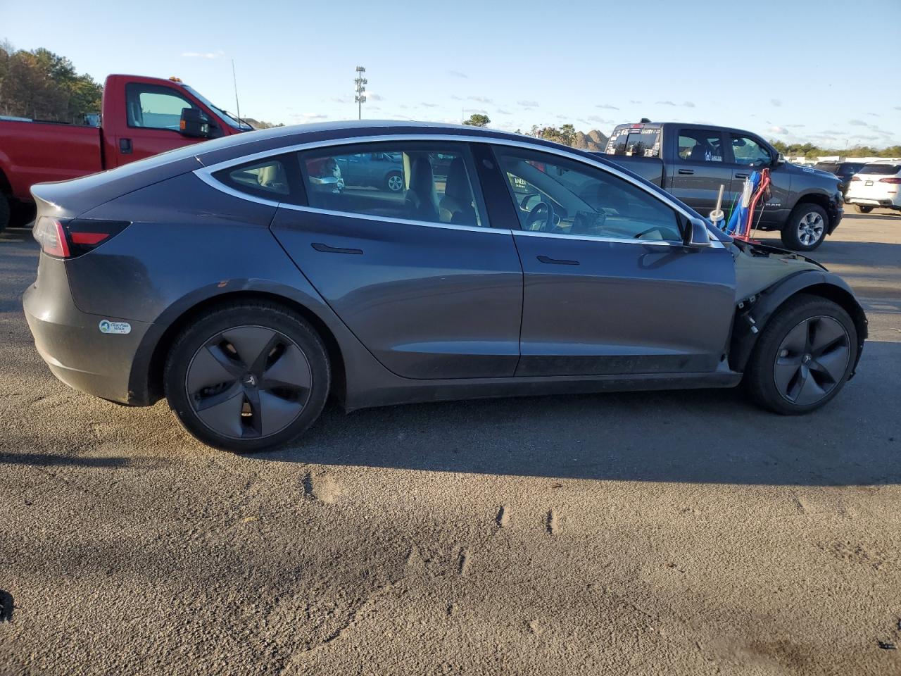 5YJ3E1EB8KF208579  tesla model 3 2019 IMG 2