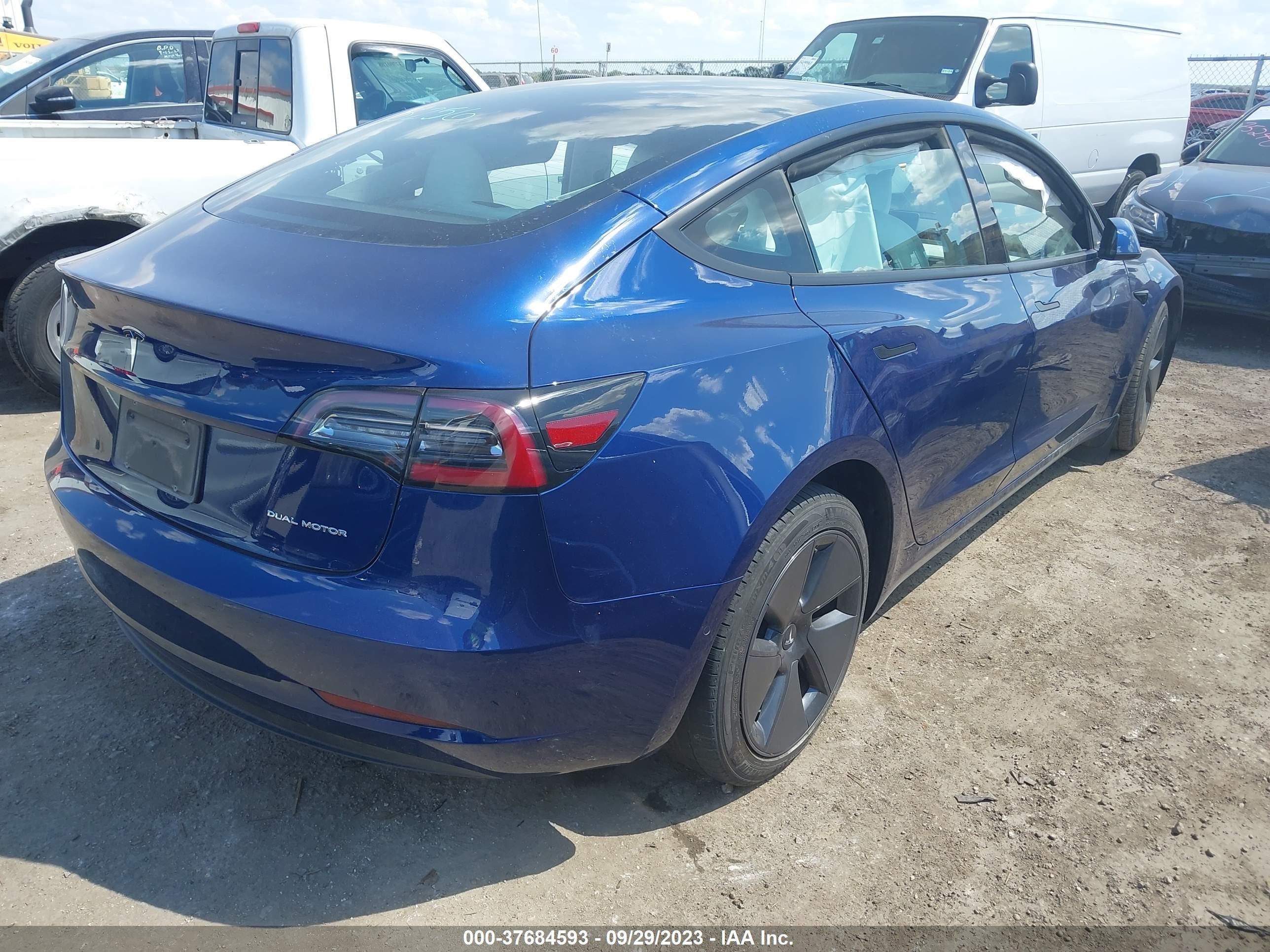 5YJ3E1EB2MF858530  tesla model 3 2021 IMG 3