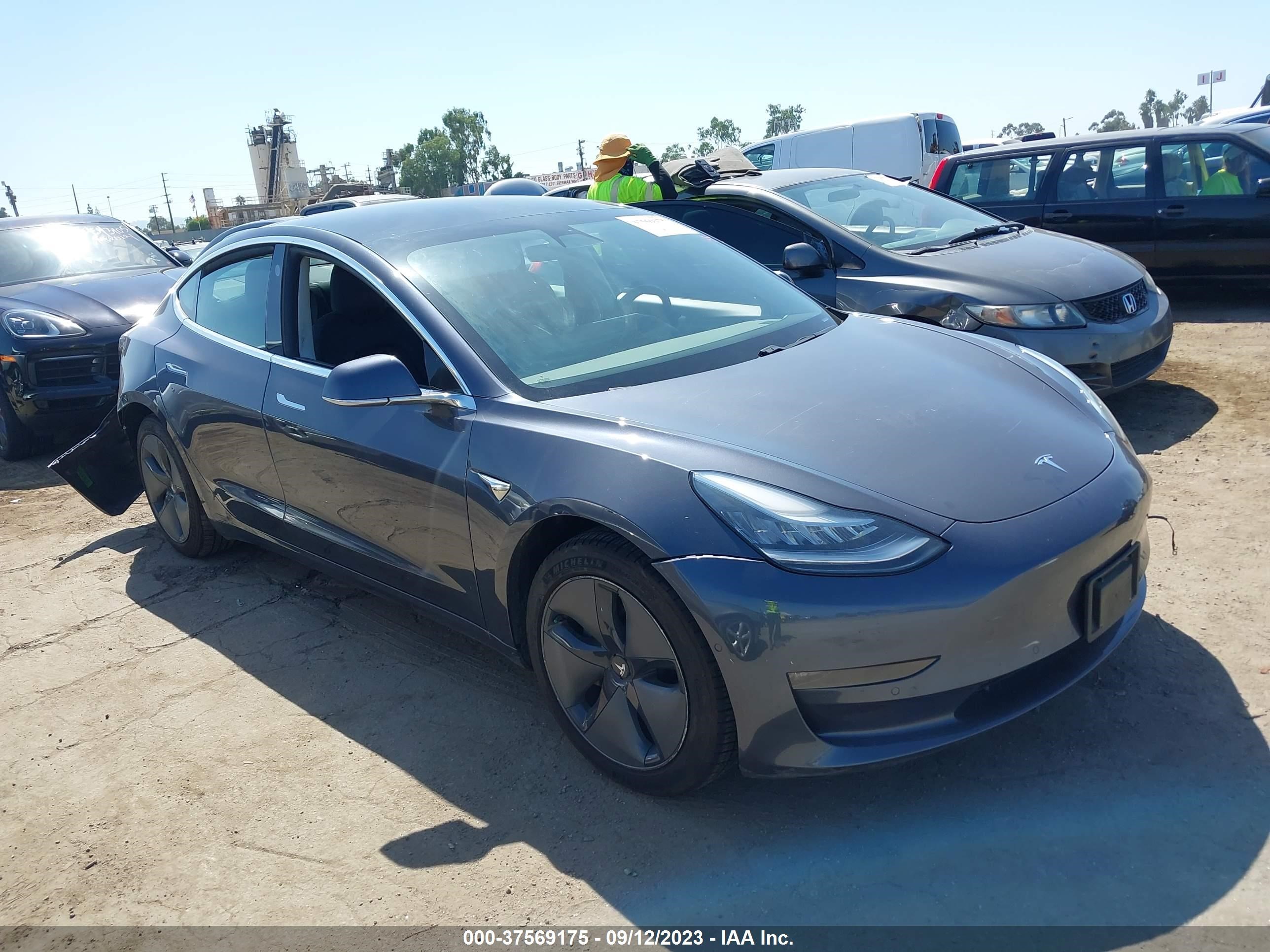 5YJ3E1EB9LF664043  tesla model 3 2020 IMG 0