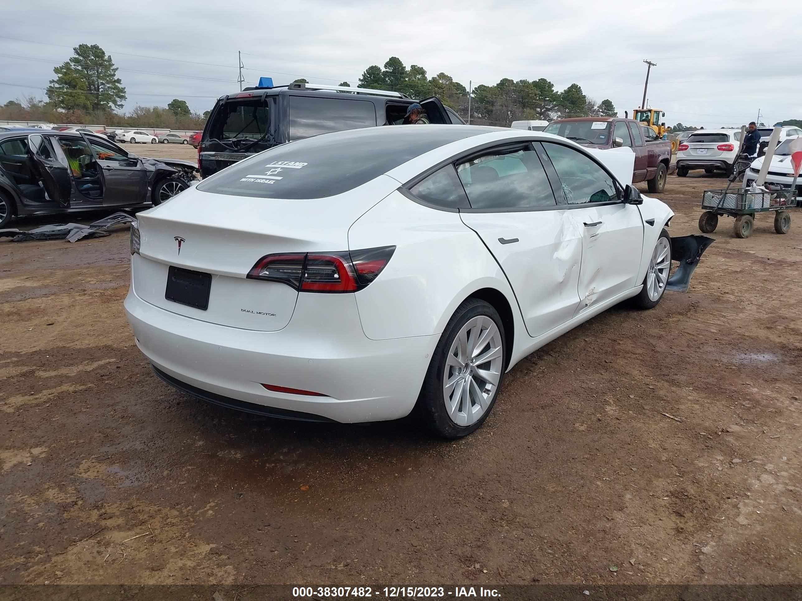 5YJ3E1EB4NF126398  tesla model 3 2021 IMG 3