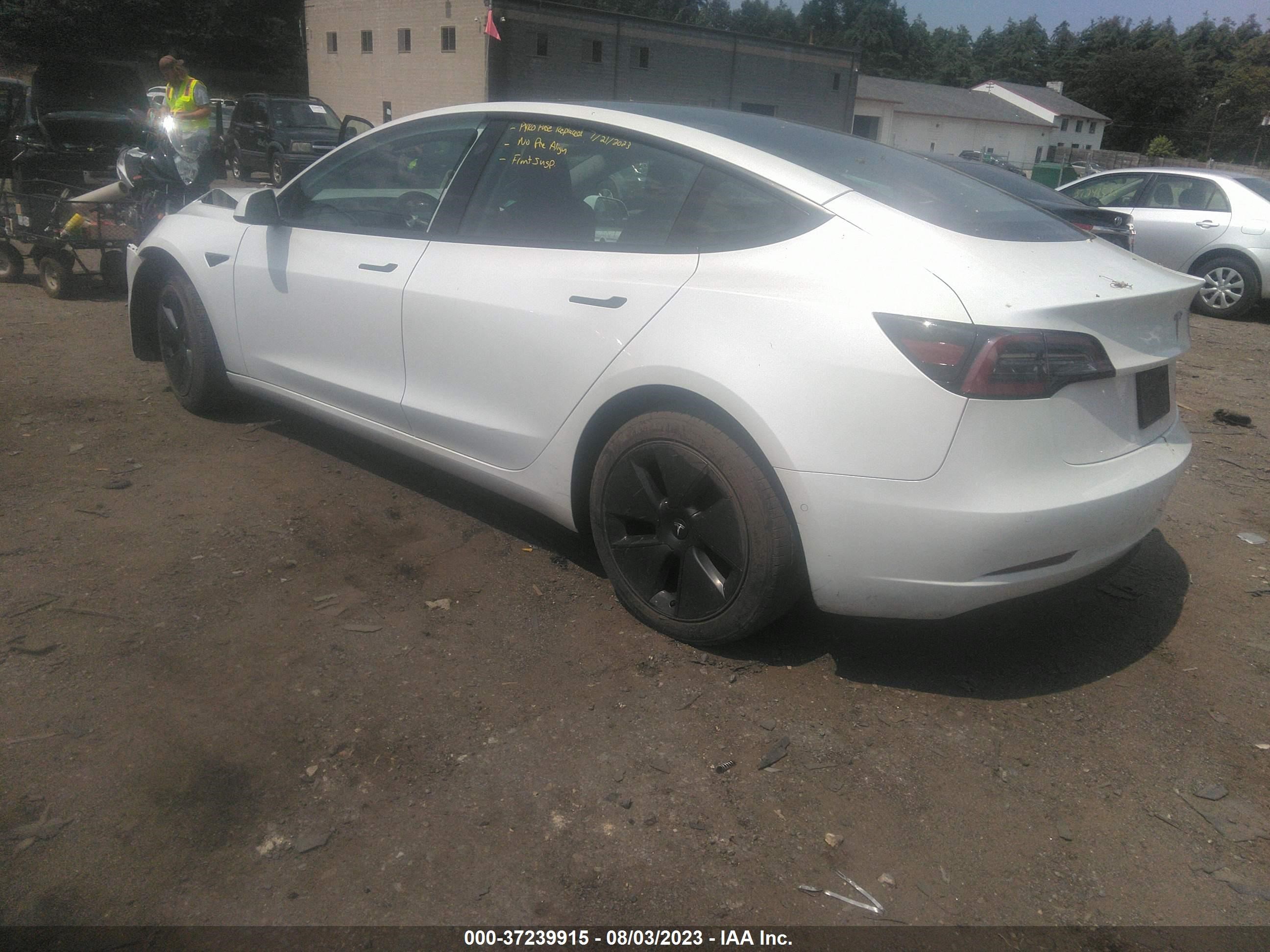 5YJ3E1EB6NF101812  tesla model 3 2022 IMG 2