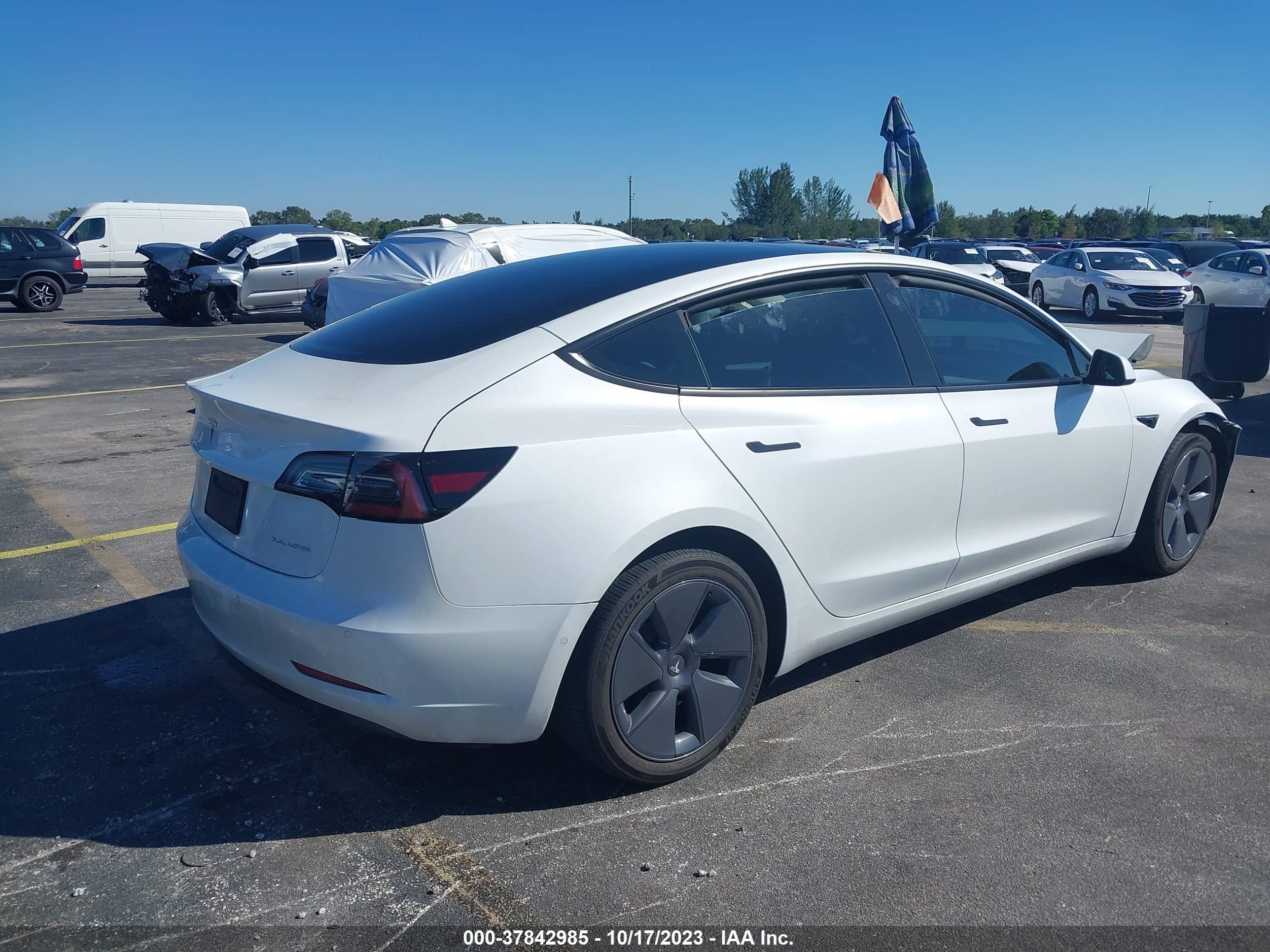 5YJ3E1EB1NF250175  tesla model 3 2022 IMG 3