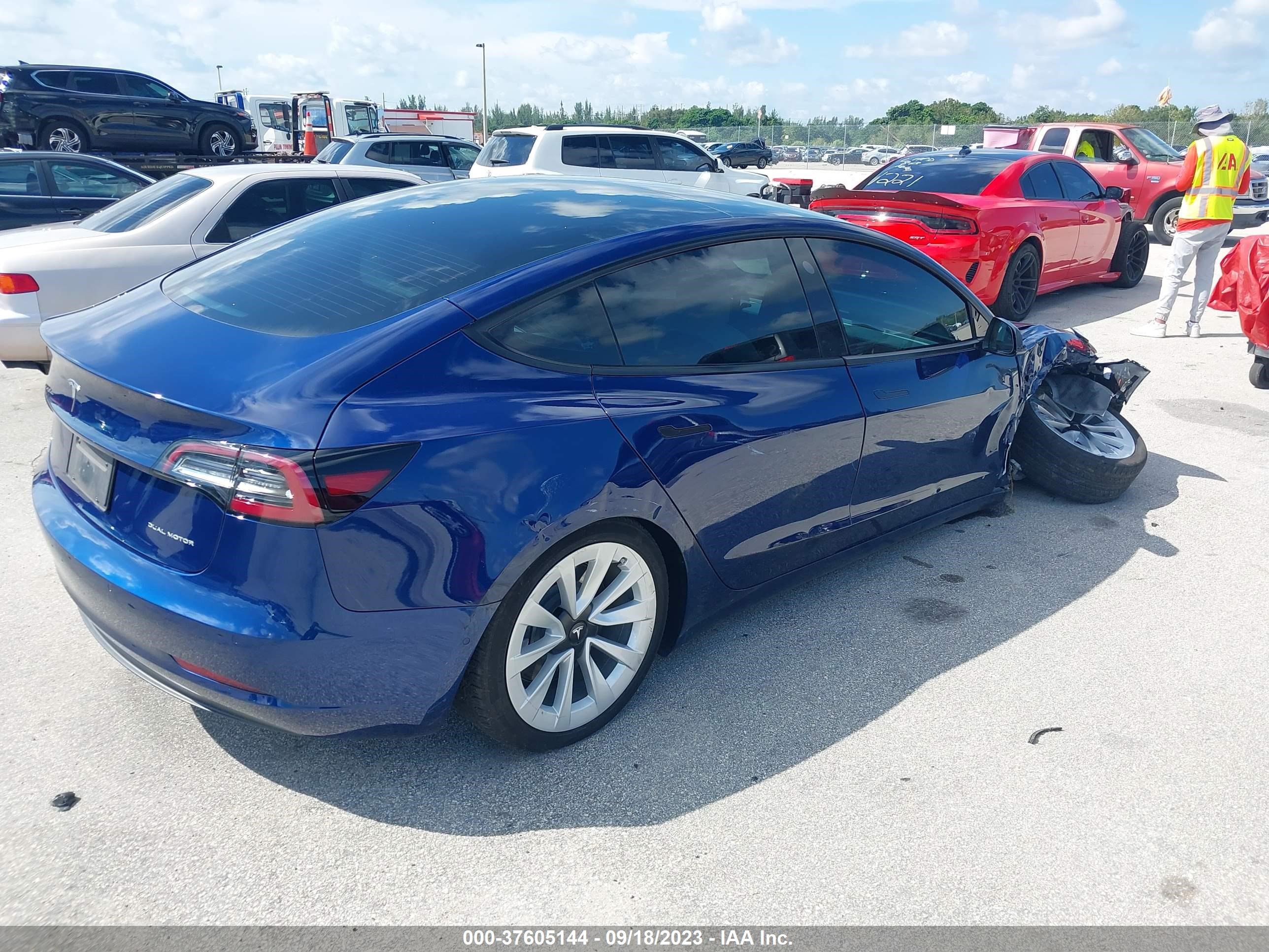 5YJ3E1EB4NF167825  tesla model 3 2022 IMG 3