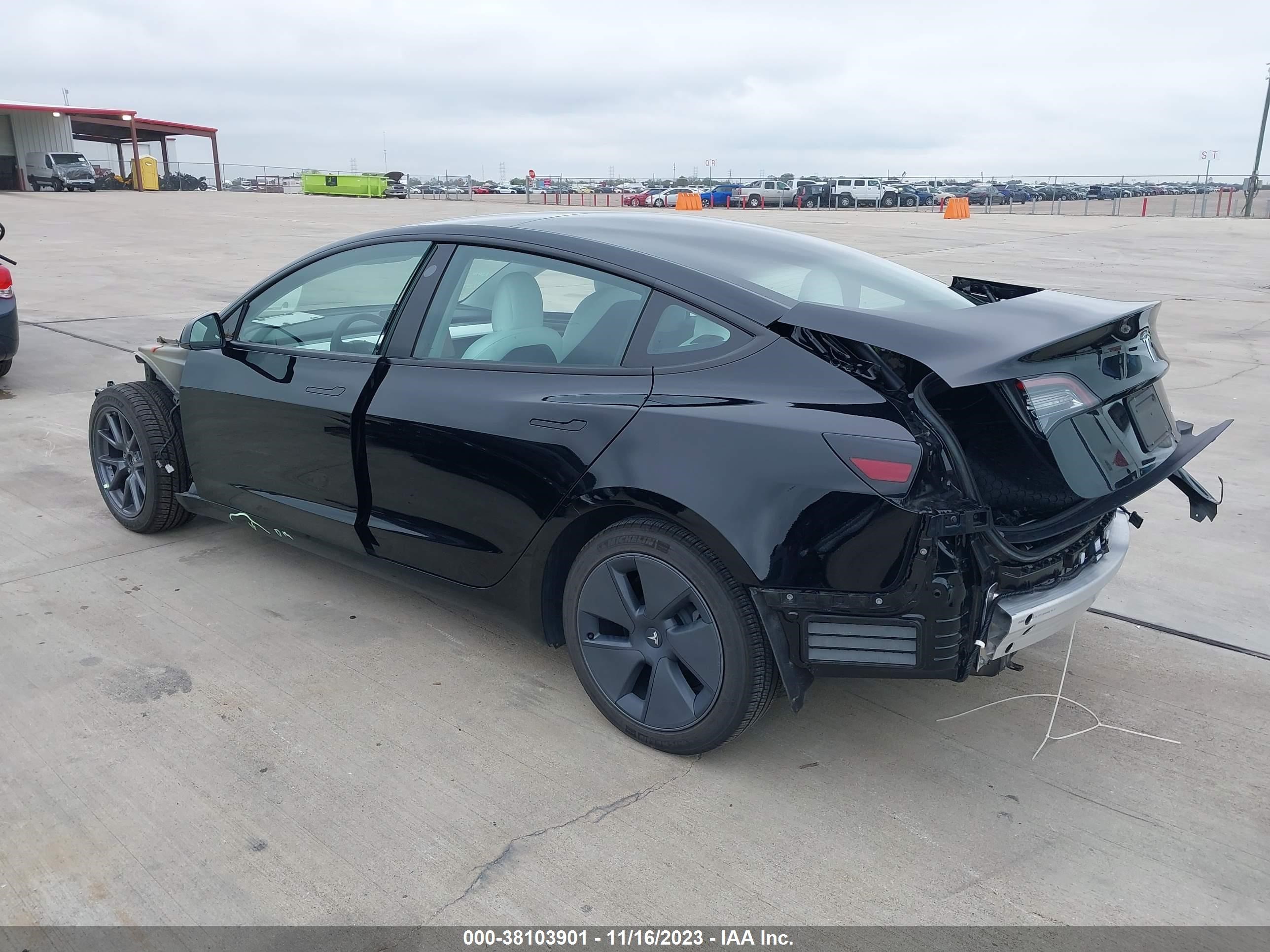 5YJ3E1EB6NF153909  tesla model 3 2022 IMG 2