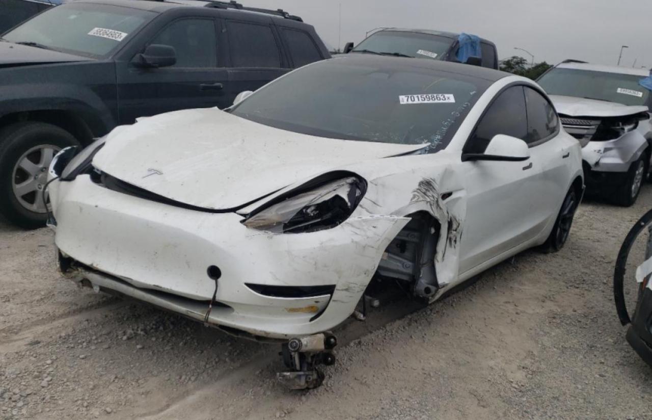 5YJ3E1EB7NF252092  tesla model 3 2022 IMG 0