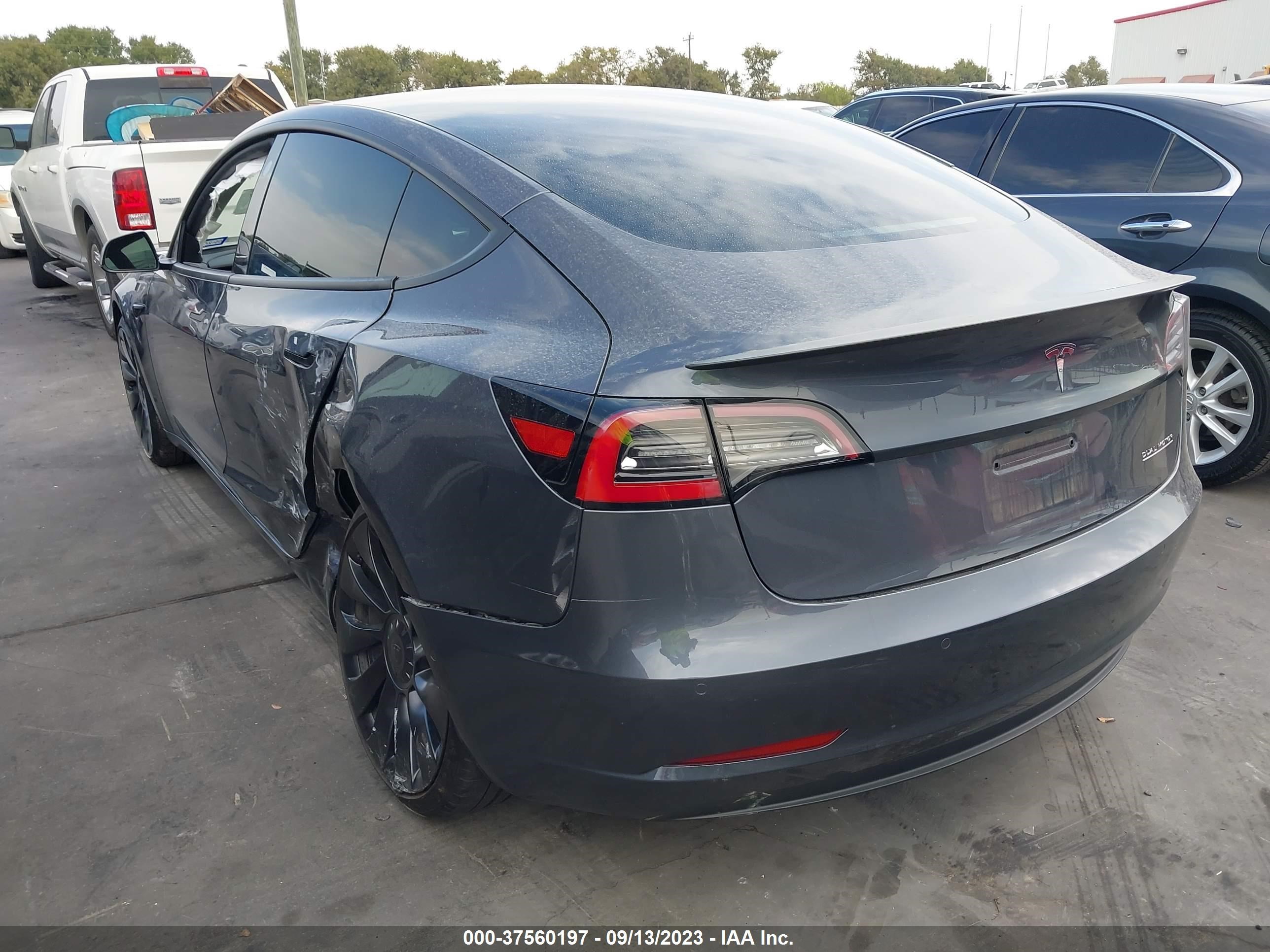 5YJ3E1EC7NF261867  tesla model 3 2022 IMG 2