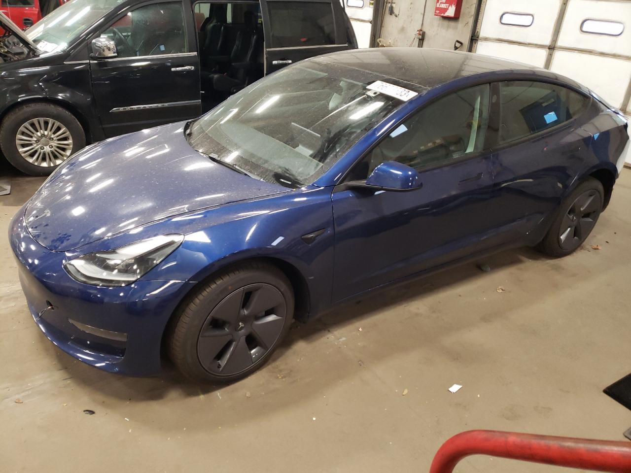 5YJ3E1EA0PF484933  tesla model 3 2023 IMG 0