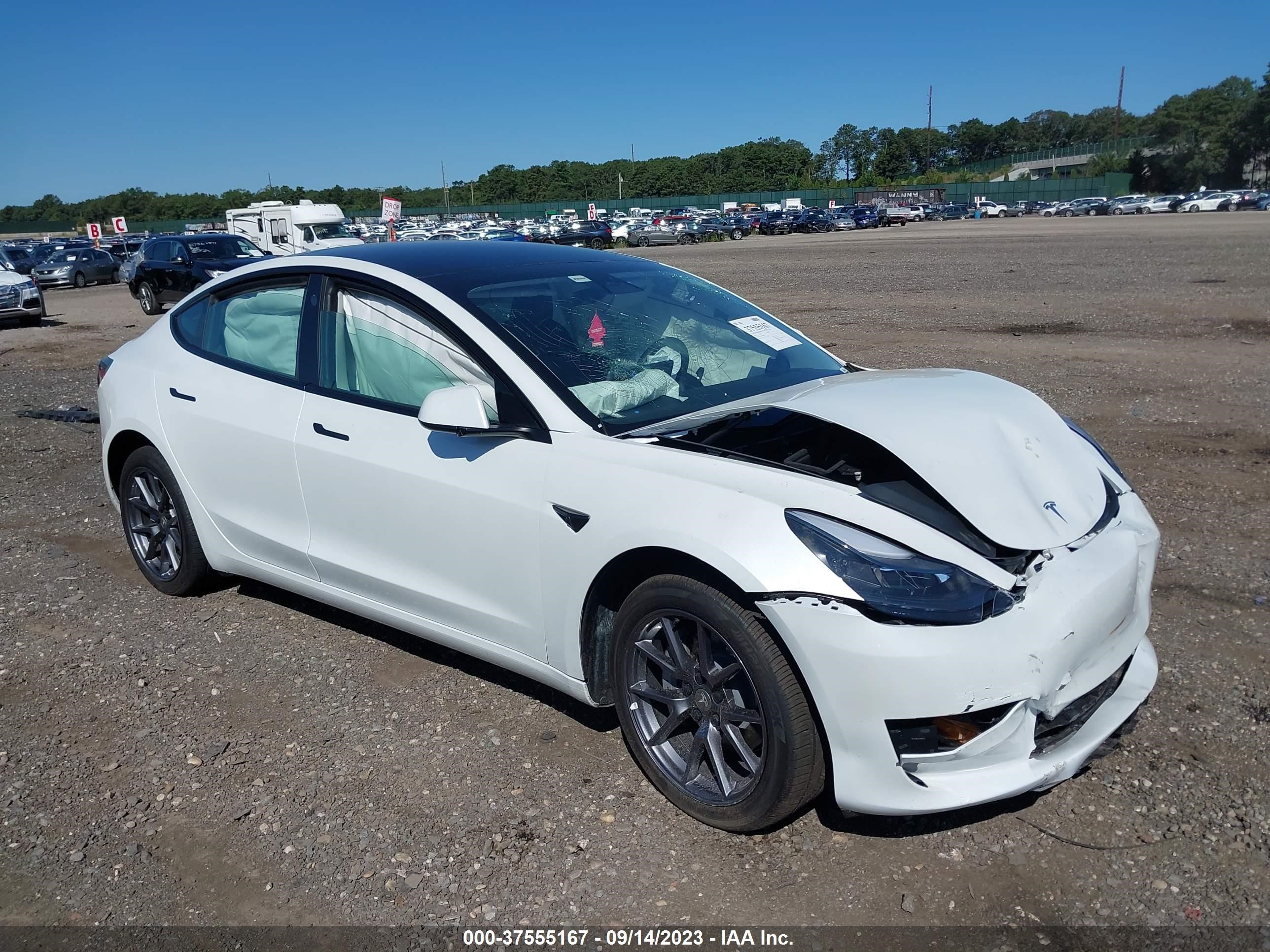 5YJ3E1EA1PF487601  tesla model 3 2023 IMG 0