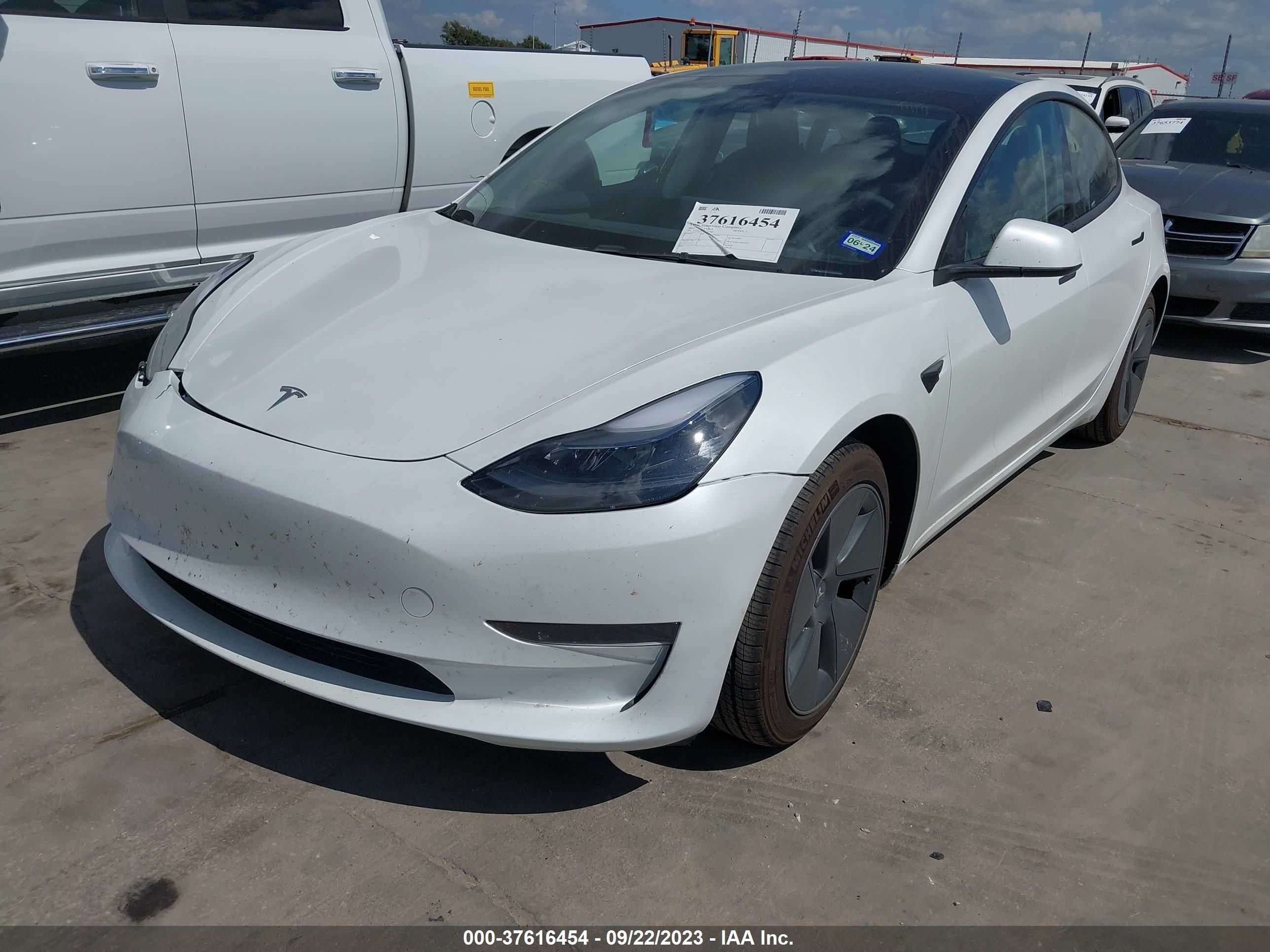 5YJ3E1EA2PF587383  tesla model 3 2023 IMG 1