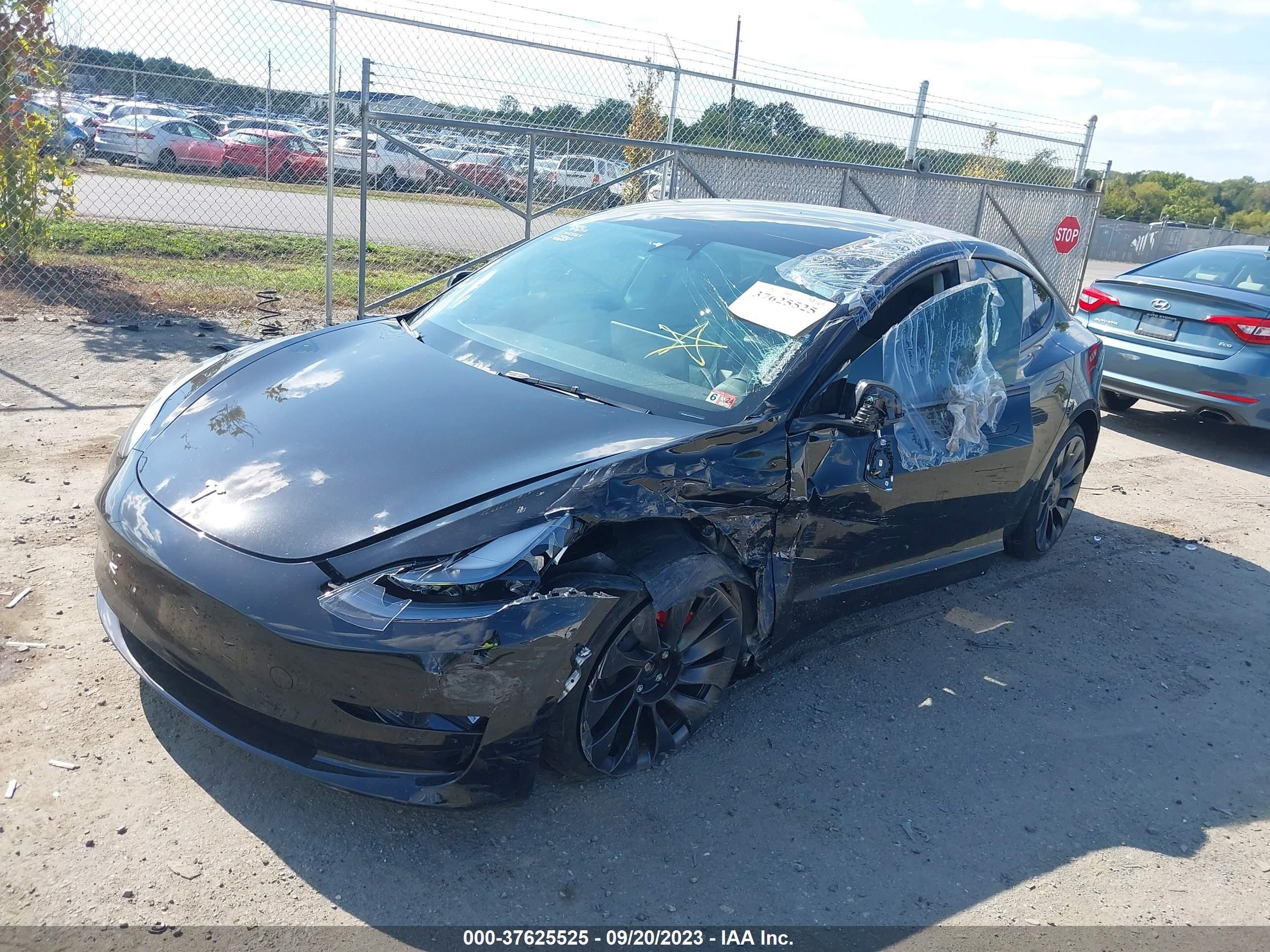 5YJ3E1EC3PF593002  tesla model 3 2023 IMG 1