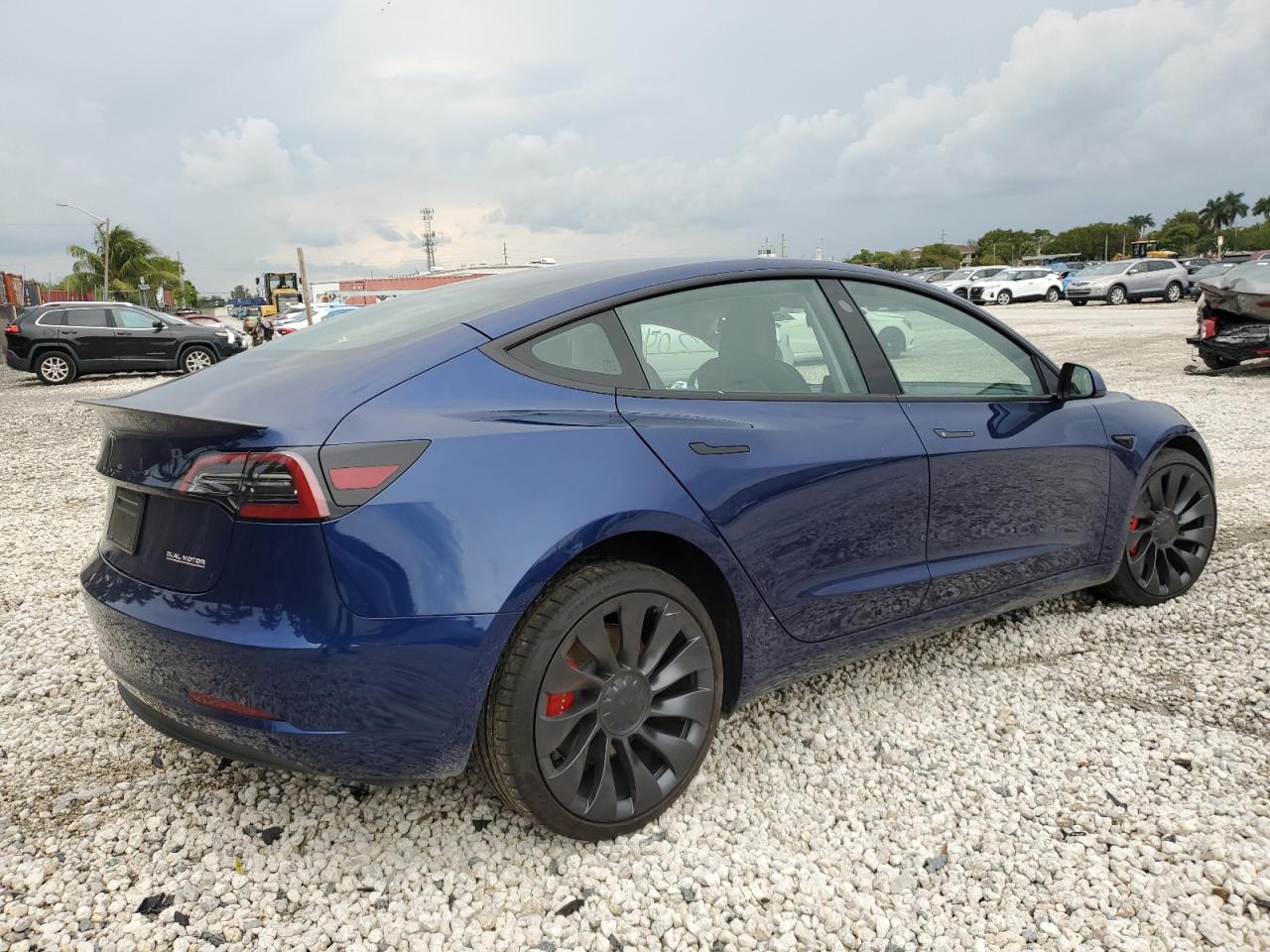 5YJ3E1EC9PF693086  tesla model 3 2023 IMG 2