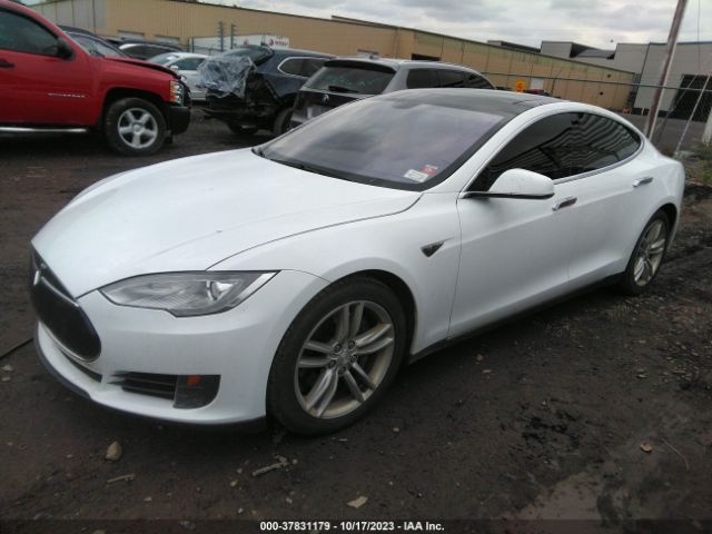 5YJSA1AG5DFP05004  tesla model s 2013 IMG 1