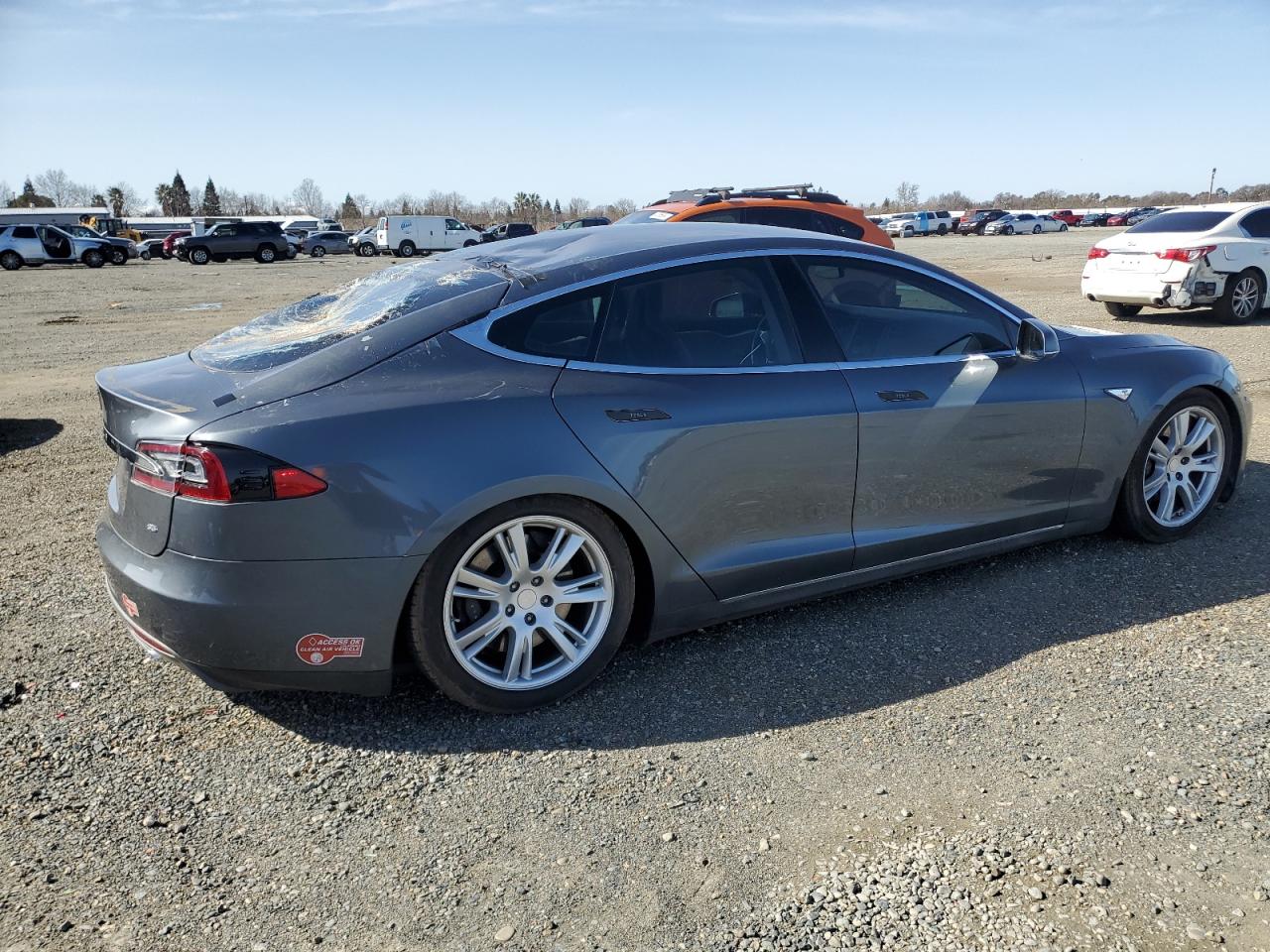 5YJSA1DN6DFP14076  tesla model s 2013 IMG 2