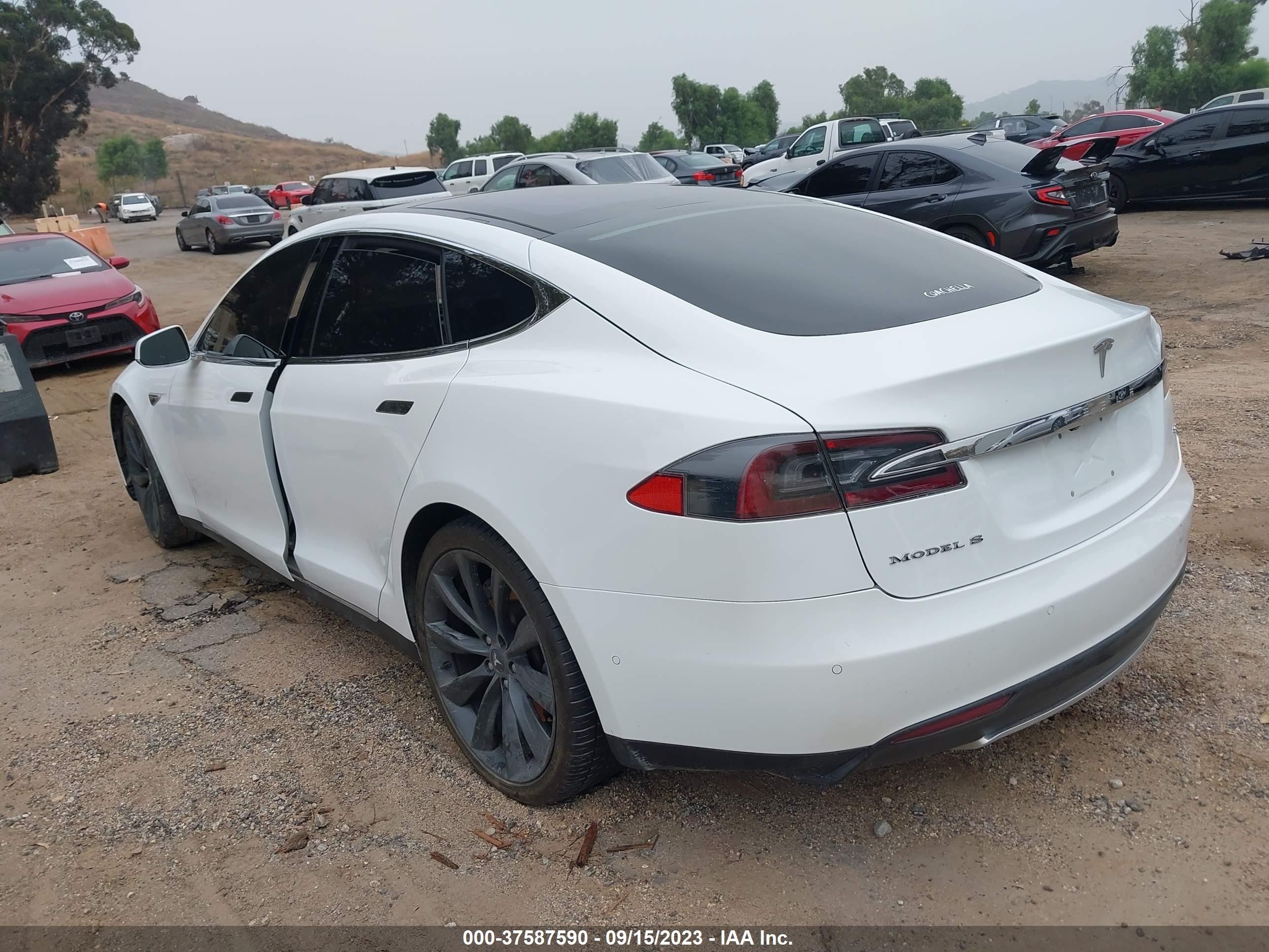 5YJSA1H11EFP53845  tesla model s 2014 IMG 2