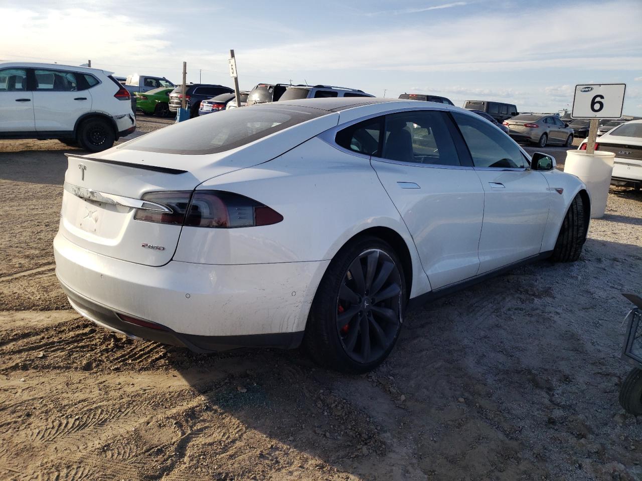 5YJSA1H23EFP65813  tesla model s 2014 IMG 2