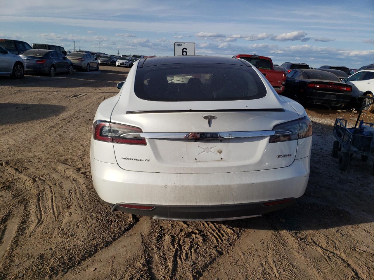 5YJSA1H23EFP65813  tesla model s 2014 IMG 5