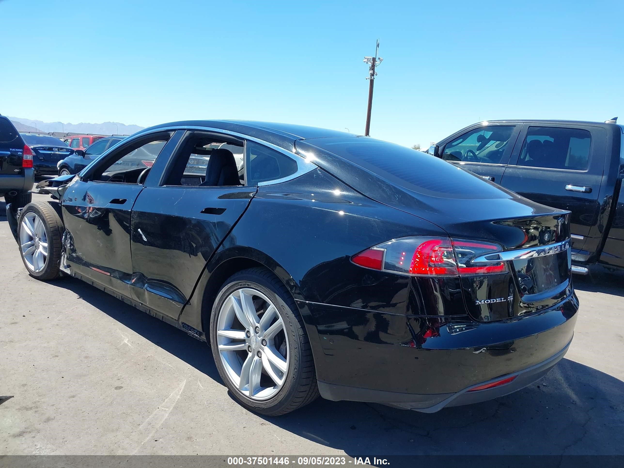 5YJSA1E20FF109817  tesla model s 2015 IMG 2