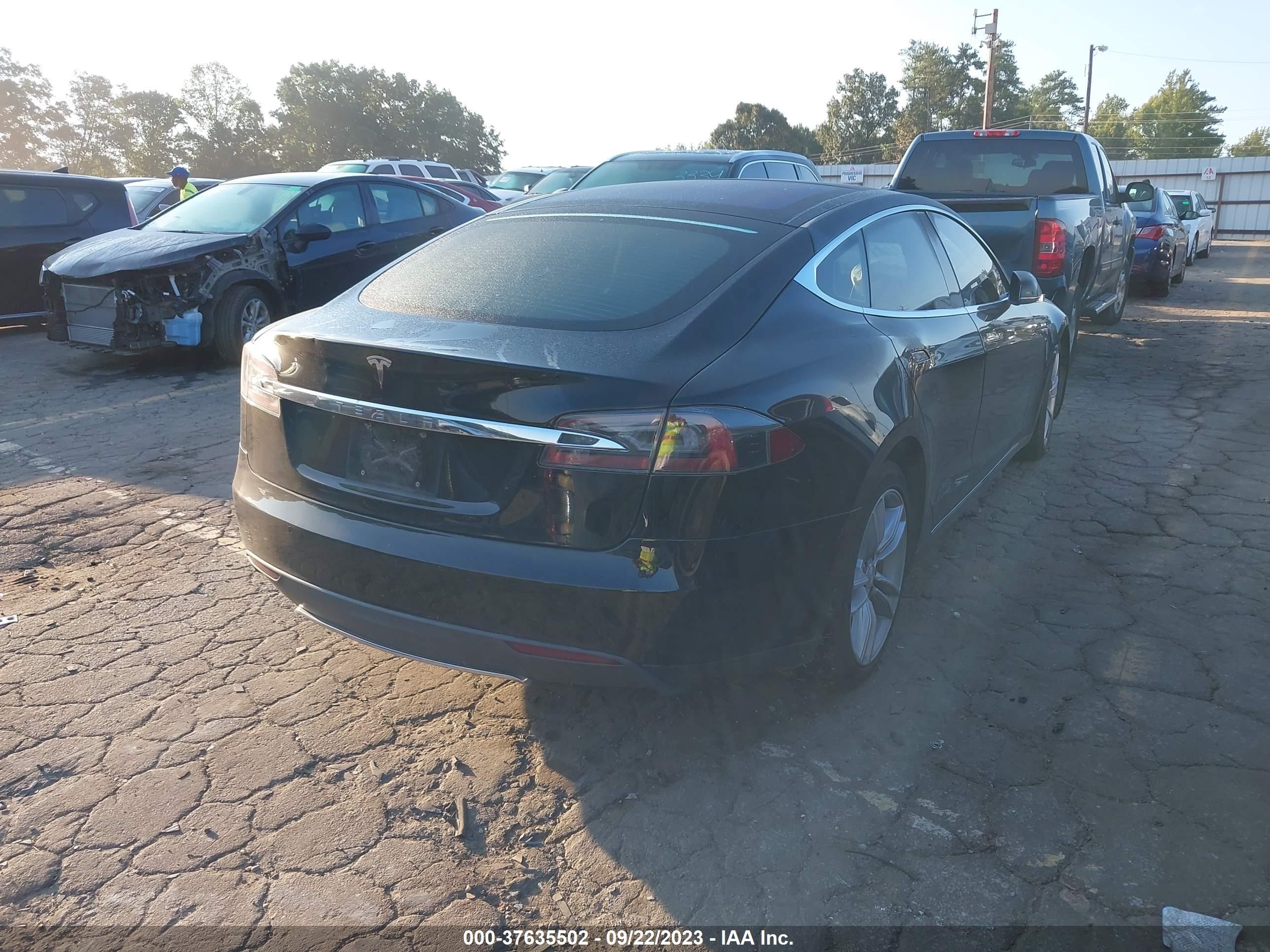 5YJSA1E24FF103969  tesla model s 2015 IMG 3