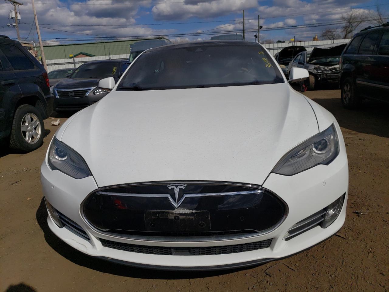 5YJSA1E40FF101783  tesla model s 2015 IMG 4