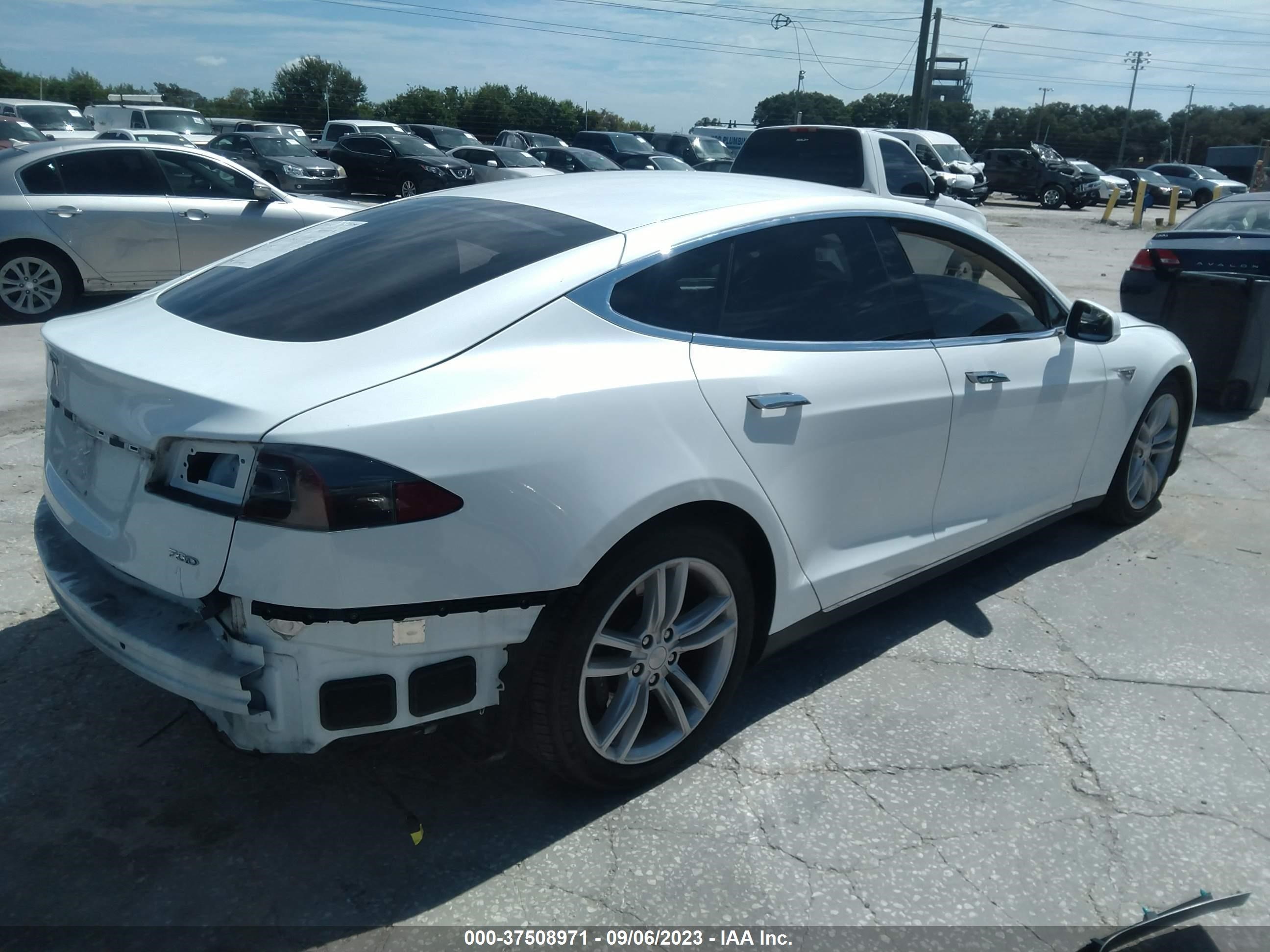 5YJSA1S25FF097863  tesla model s 2015 IMG 3