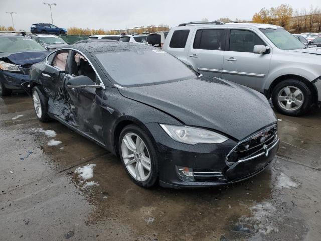 5YJSA1S2XFF087930  tesla  2015 IMG 0