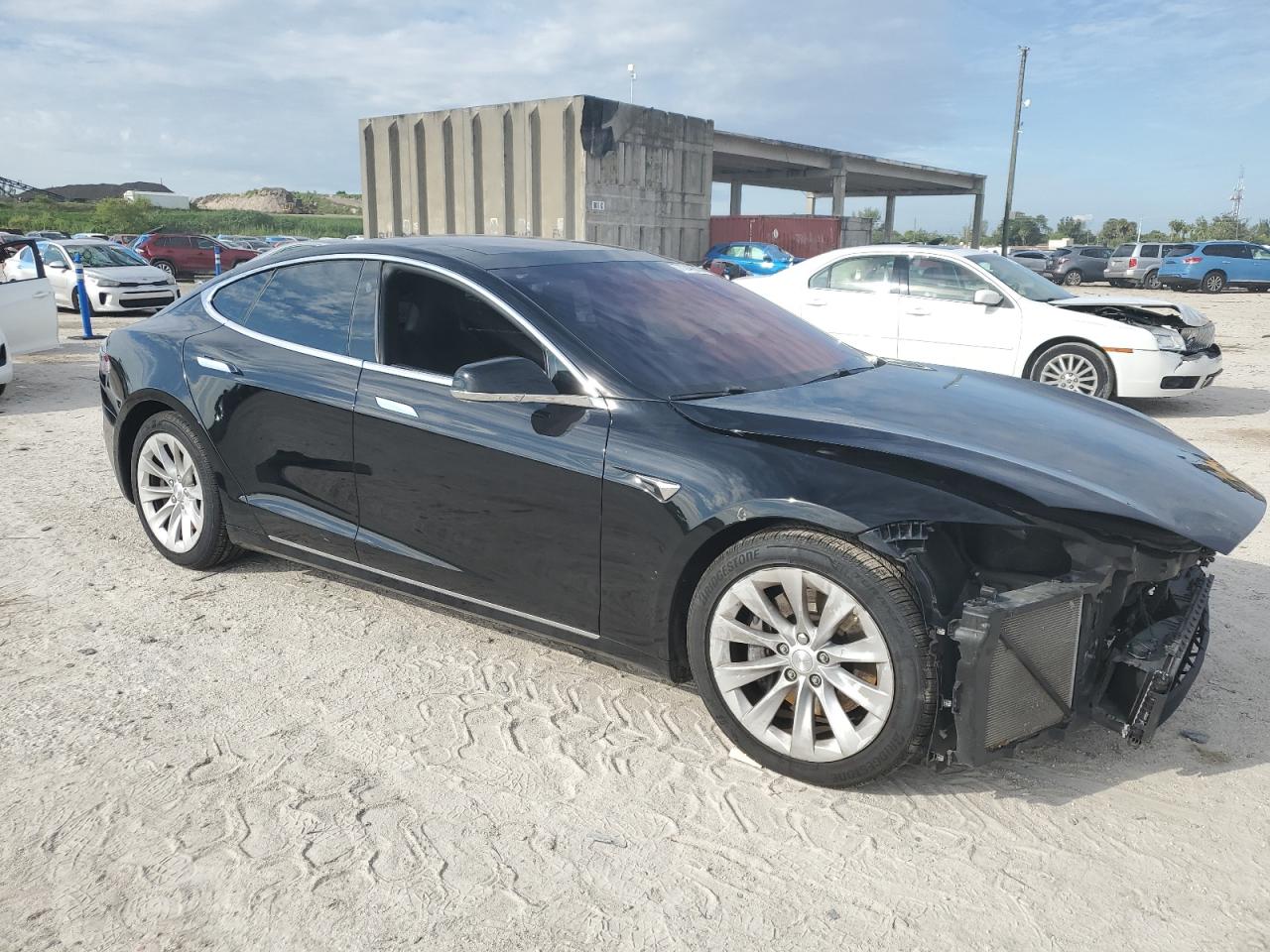 5YJSA1E2XGF168584  tesla model s 2016 IMG 3