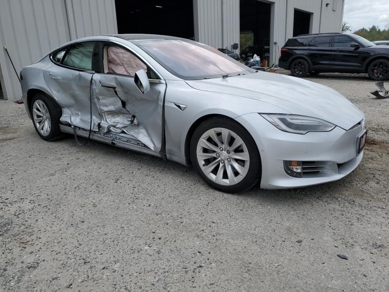 5YJSA1E20HF217132  tesla model s 2017 IMG 3