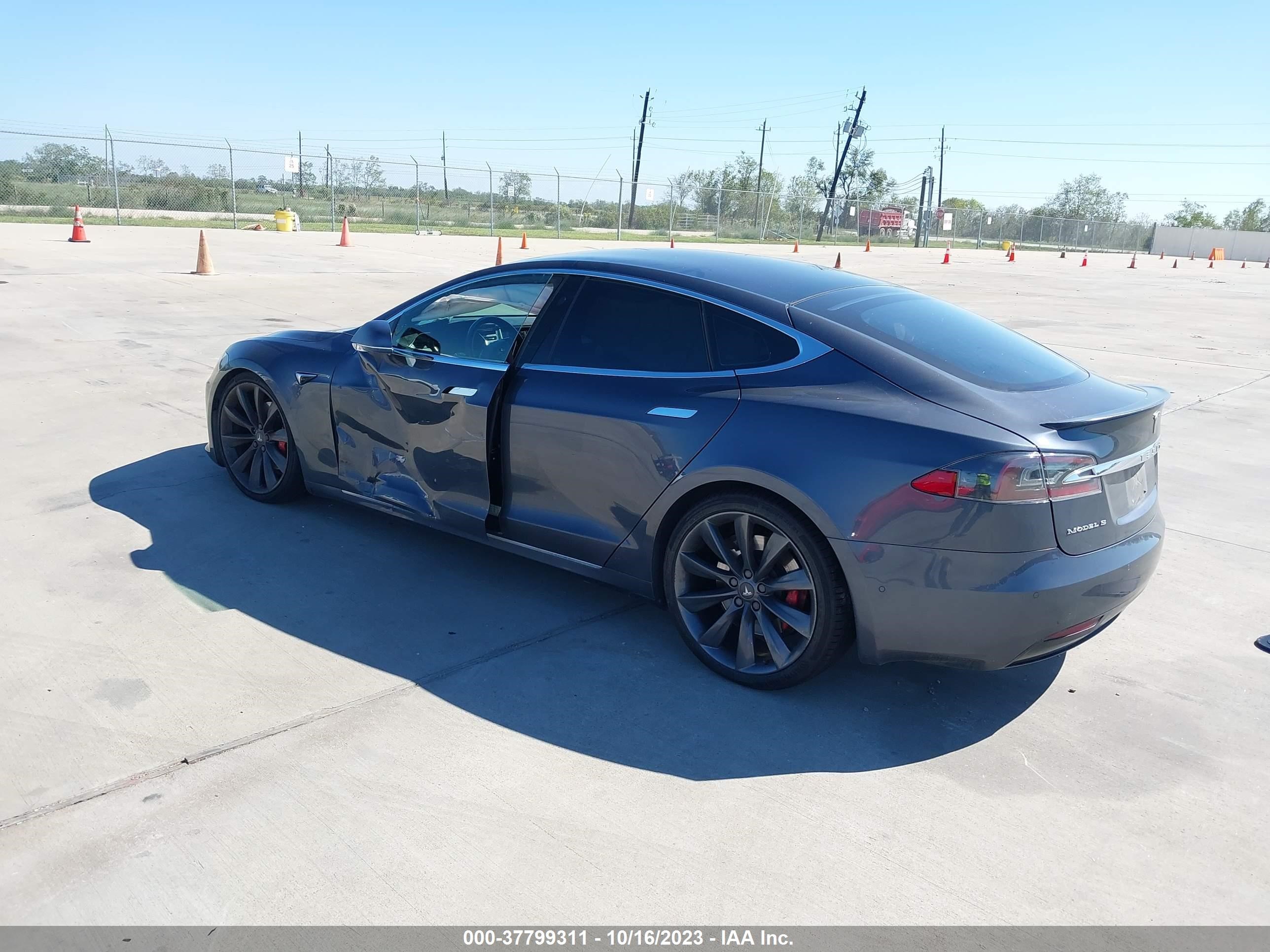 5YJSA1E4XHF200419  tesla model s 2017 IMG 5