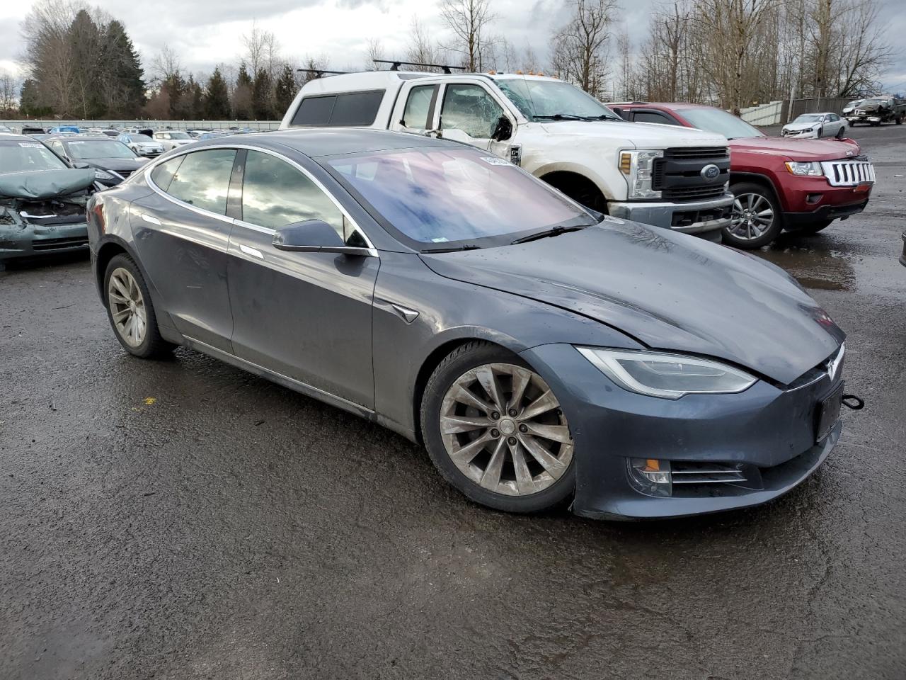 5YJSA1E24JF249605  tesla model s 2018 IMG 3