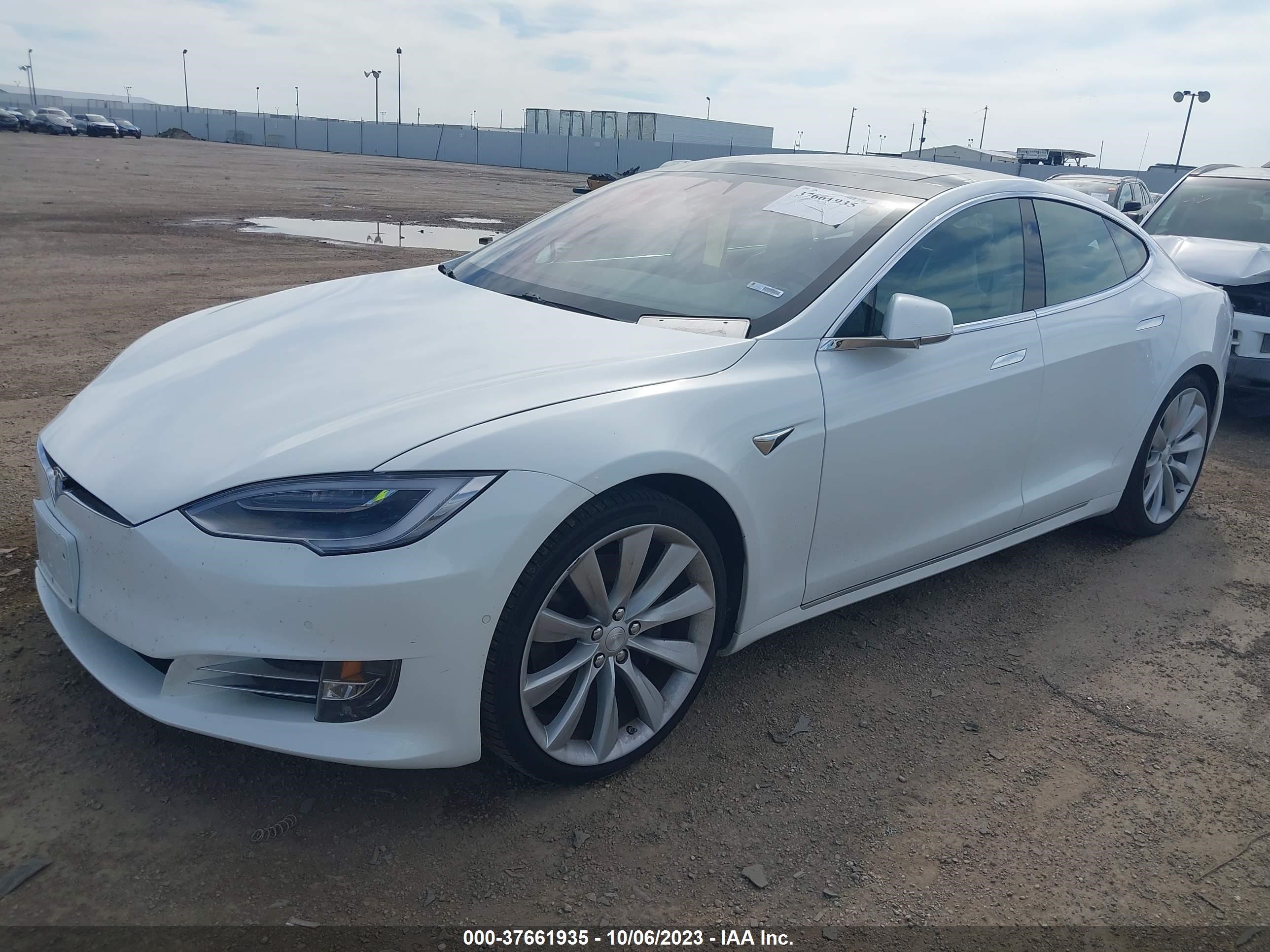 5YJSA1E29JF275049  tesla model s 2018 IMG 1