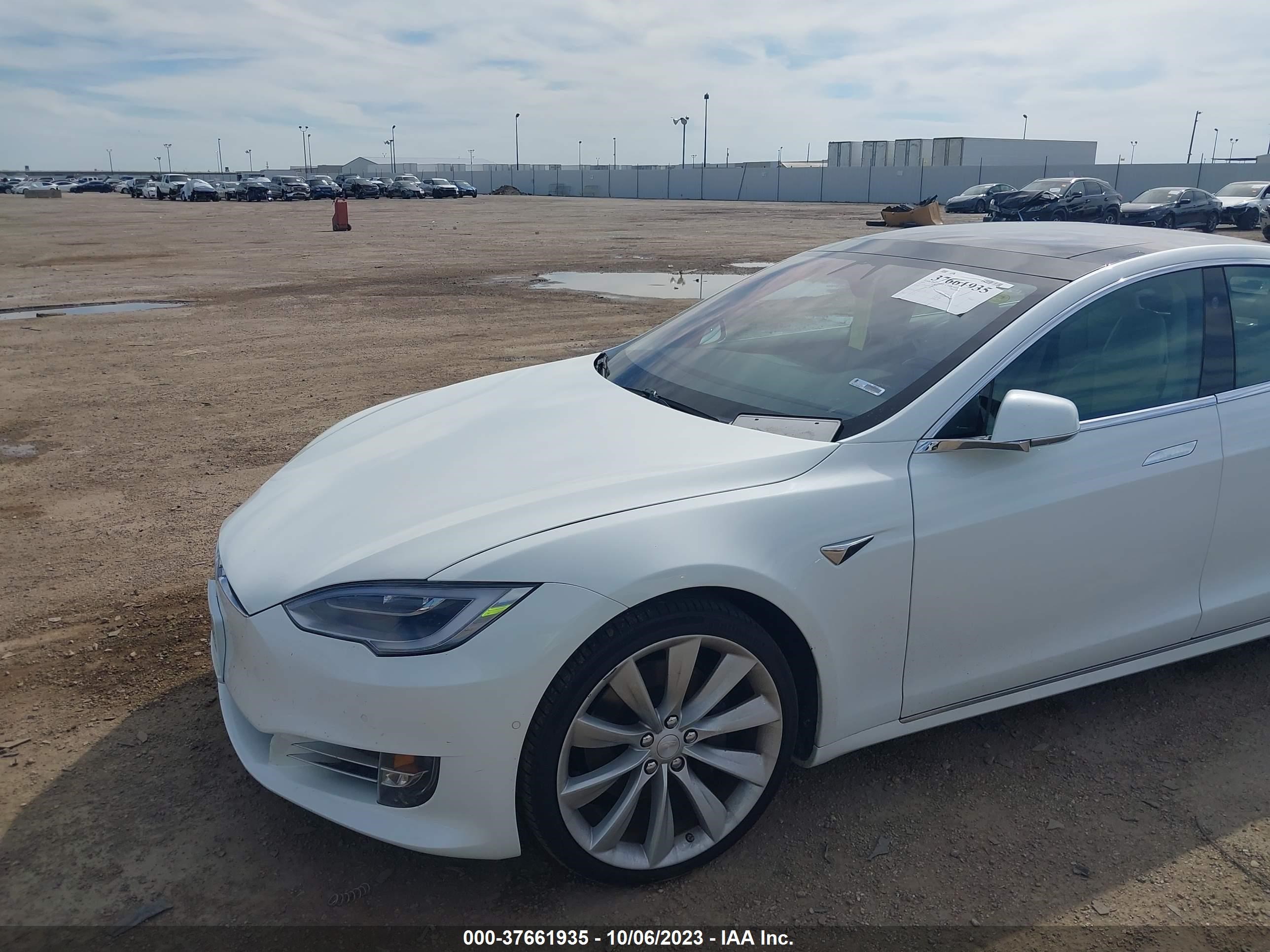 5YJSA1E29JF275049  tesla model s 2018 IMG 5