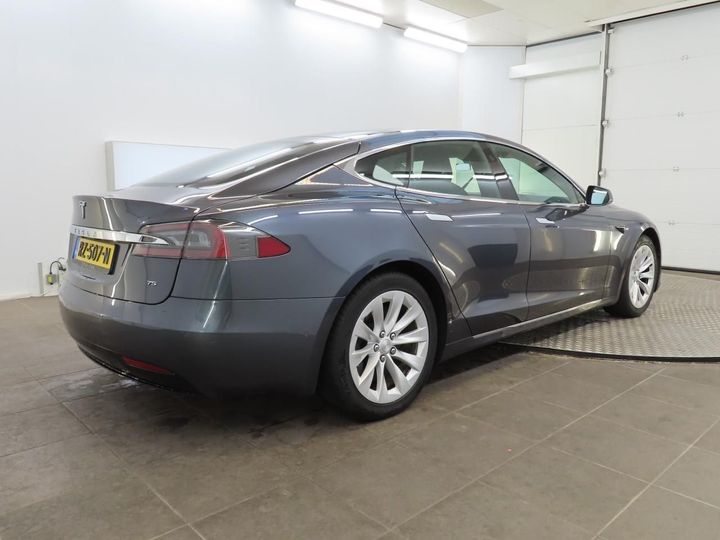 5YJSA7E16HF232034  tesla model s 2018 IMG 2