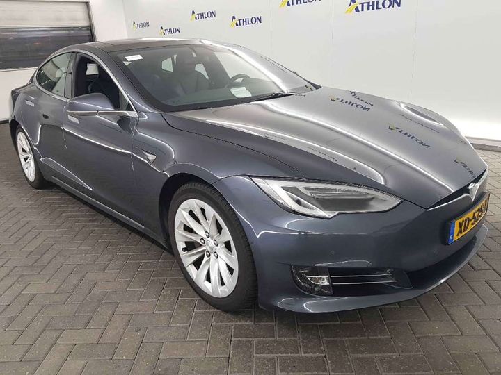 5YJSA7E2XJF284328  tesla model s 2018 IMG 2