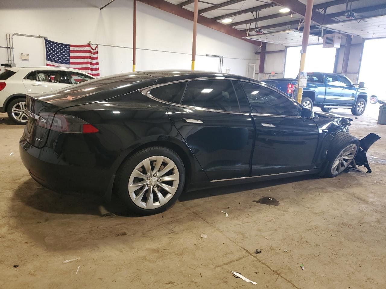 5YJSA1E22KF306790  tesla model s 2019 IMG 2