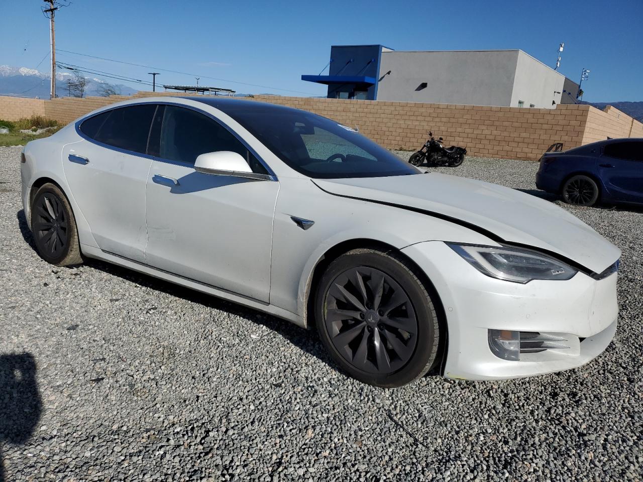 5YJSA1E25LF378925  tesla model s 2020 IMG 3