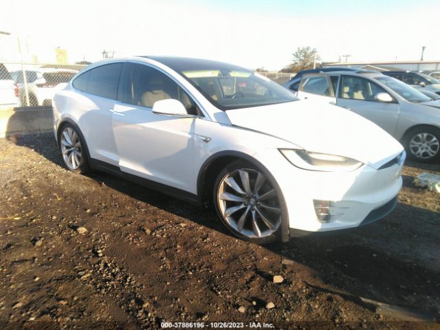 5YJXCAE27GF005228  tesla model x 2016 IMG 0