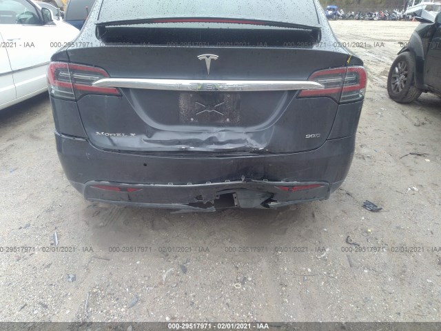 5YJXCBE25GF004567  tesla model x 2016 IMG 5