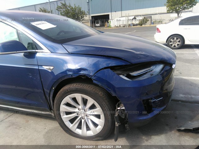 5YJXCBE27GF006532  tesla model x 2016 IMG 5