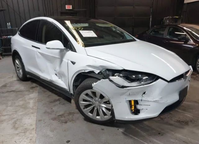 5YJXCBE27GF017529  tesla model x 2016 IMG 0