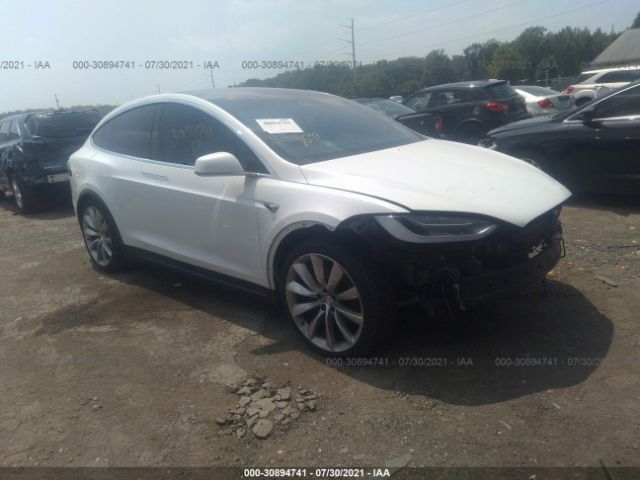 5YJXCBE26HF037076  tesla model x 2017 IMG 0