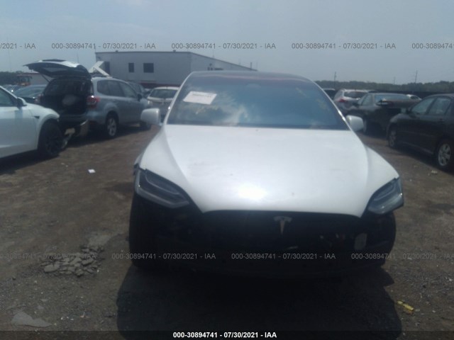 5YJXCBE26HF037076  tesla model x 2017 IMG 5