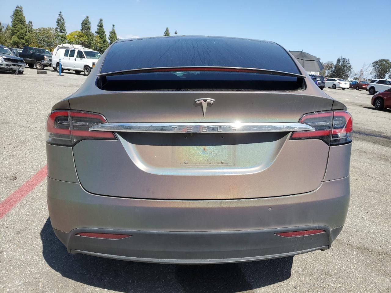 5YJXCBE29HF060688  tesla model x 2017 IMG 5