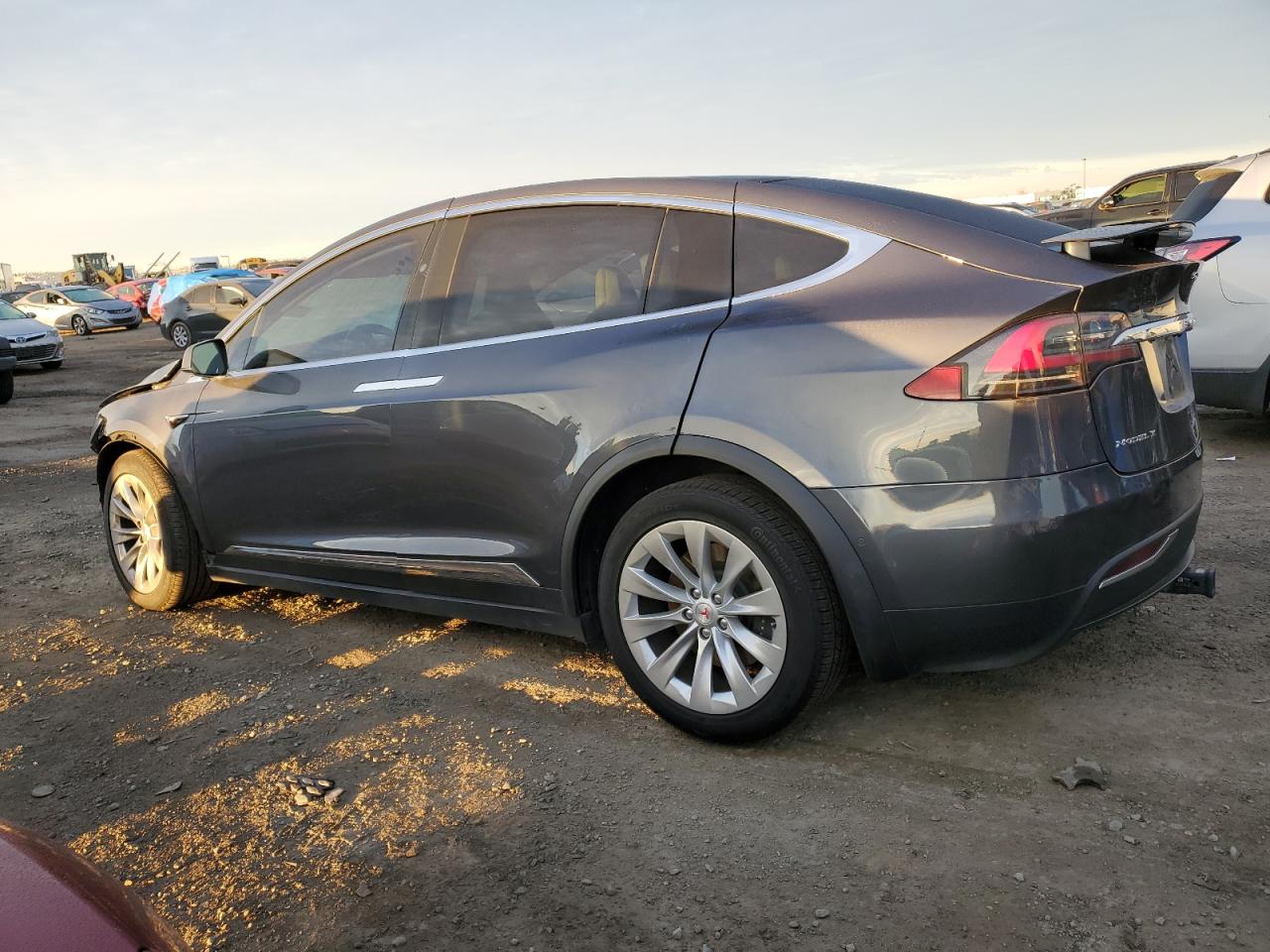 5YJXCAE24JF128136  tesla model x 2018 IMG 1