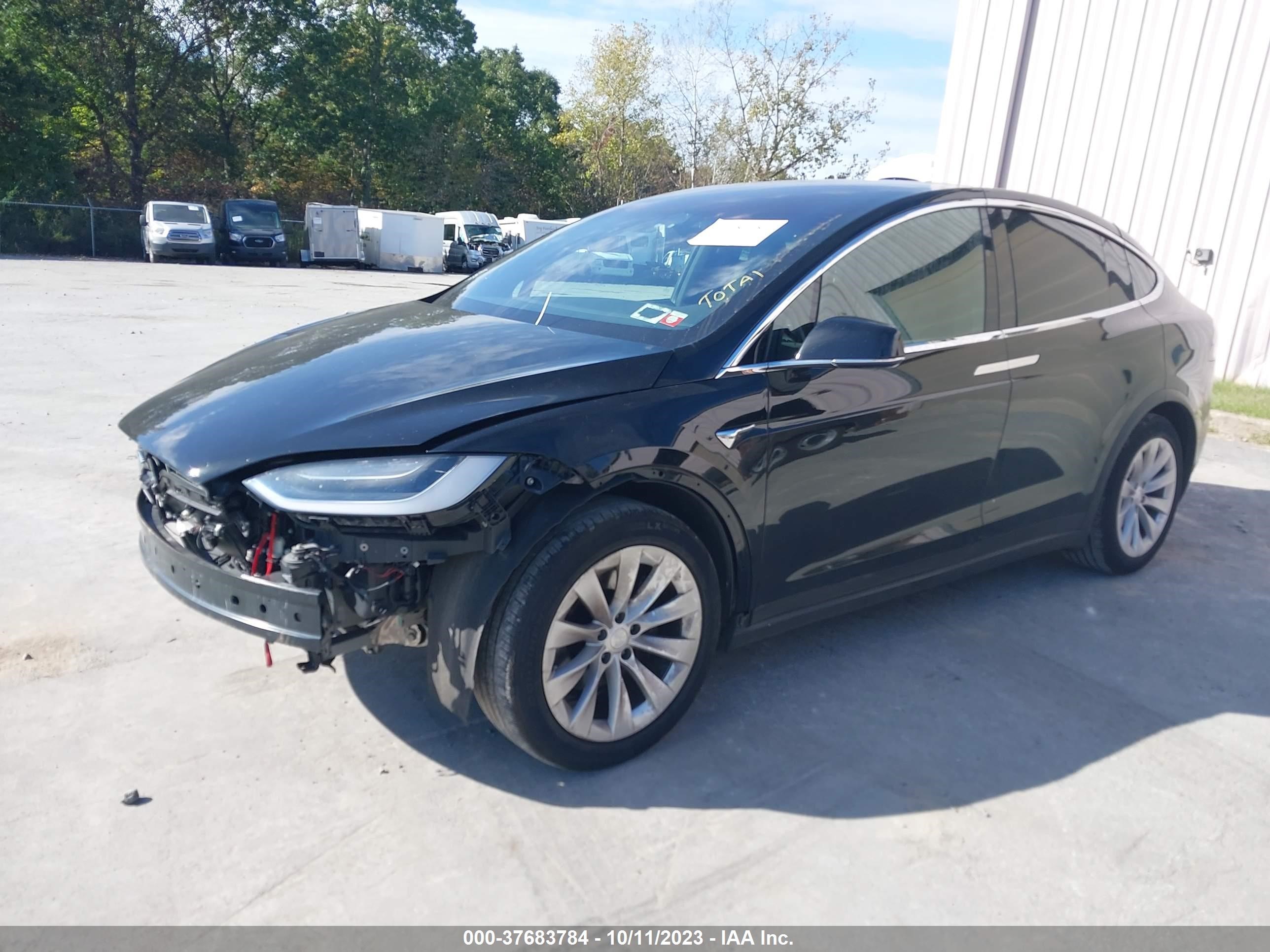 5YJXCAE24JF137600  tesla model x 2018 IMG 1