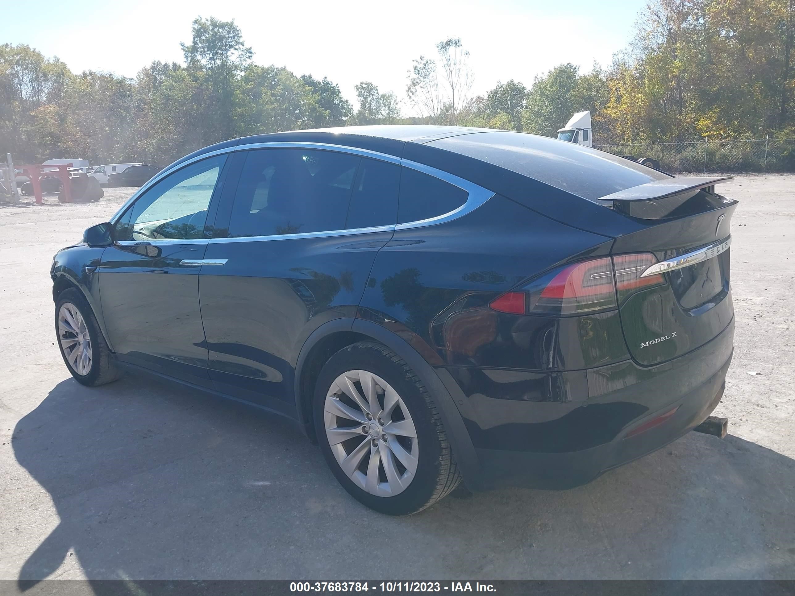 5YJXCAE24JF137600  tesla model x 2018 IMG 2