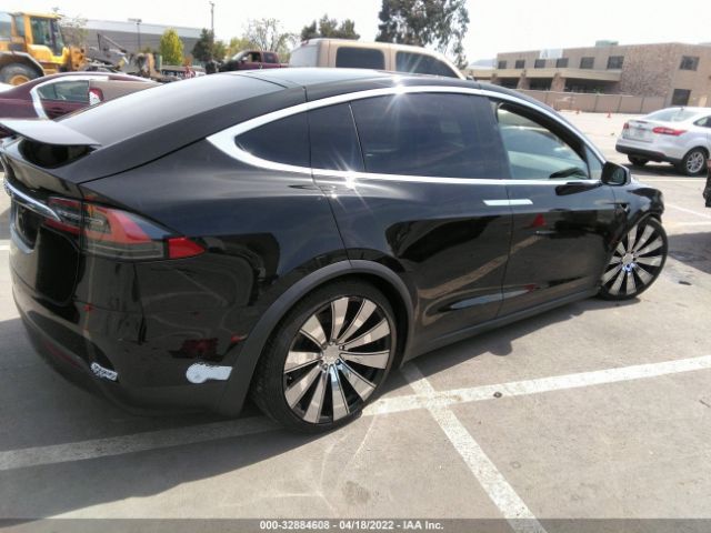 5YJXCAE26JF126016  tesla model x 2018 IMG 3