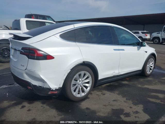 5YJXCAE2XJF116685  tesla model x 2018 IMG 3