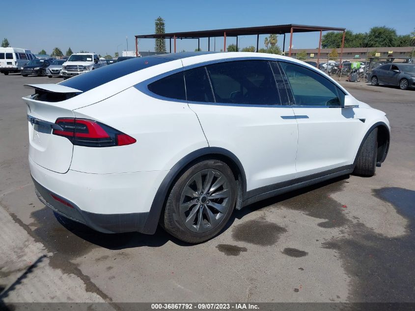 5YJXCBE20JF101151  tesla model x 2018 IMG 3