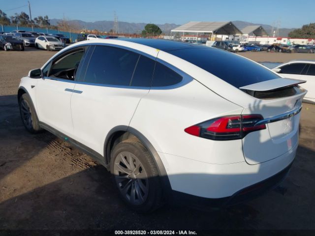 5YJXCBE20JF115857  tesla model x 2018 IMG 2