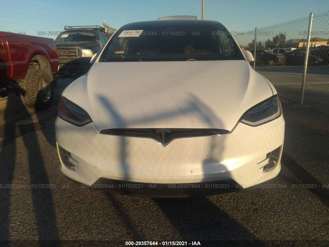 5YJXCBE23JF129610  tesla model x 2018 IMG 5